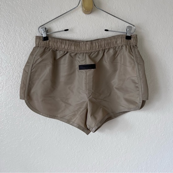 NWT Fear of God ESSENTIALS running shorts size L - Picture 7 of 12